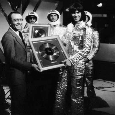 Space et Yves Mourousi Space et Yves Mourousi